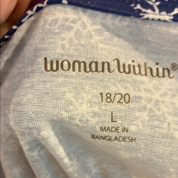 Woman Within Blue Snowflake Long Sleeve Tee New Without tags - Picture 3 of 5